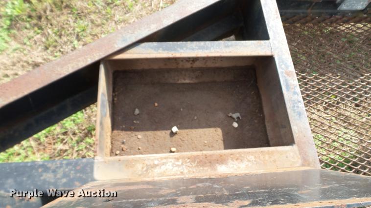 image for item DC2599 1998 Behnke sprayer trailer