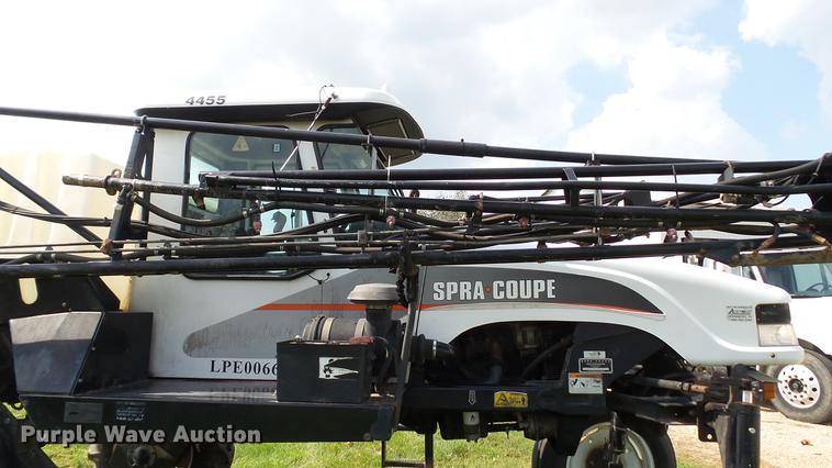 image for item DC2600 2008 SpraCoupe 4455 self-propelled sprayer