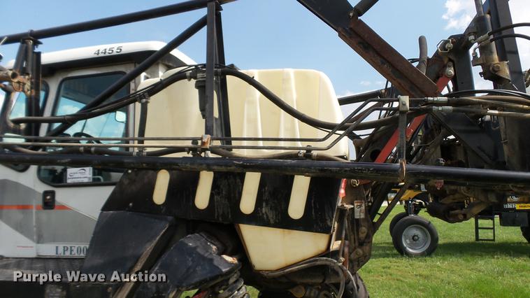 image for item DC2600 2008 SpraCoupe 4455 self-propelled sprayer