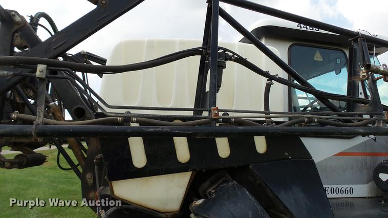 image for item DC2600 2008 SpraCoupe 4455 self-propelled sprayer