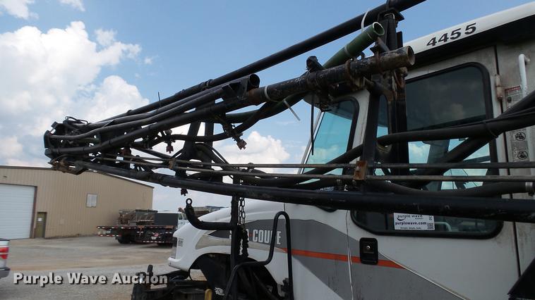 image for item DC2600 2008 SpraCoupe 4455 self-propelled sprayer