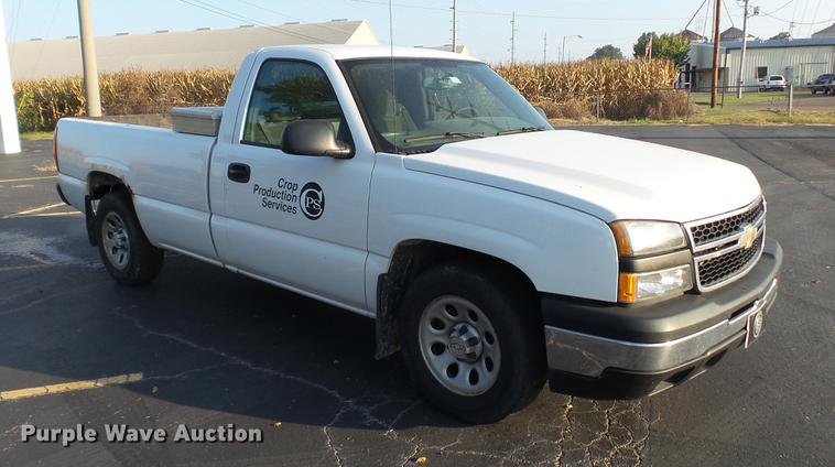 image for item DC2603 2007 Chevrolet Silverado Classic 1500 pickup truck