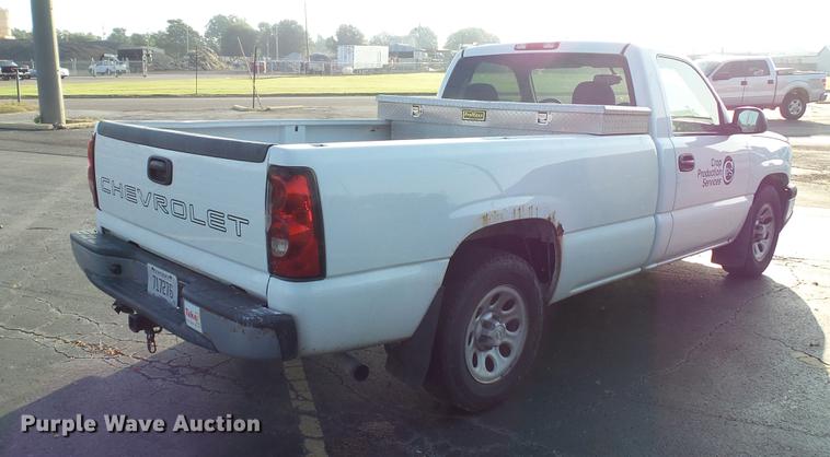 image for item DC2603 2007 Chevrolet Silverado Classic 1500 pickup truck