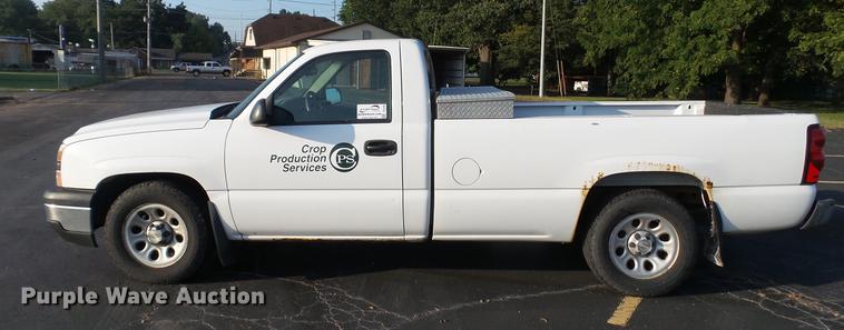 image for item DC2603 2007 Chevrolet Silverado Classic 1500 pickup truck
