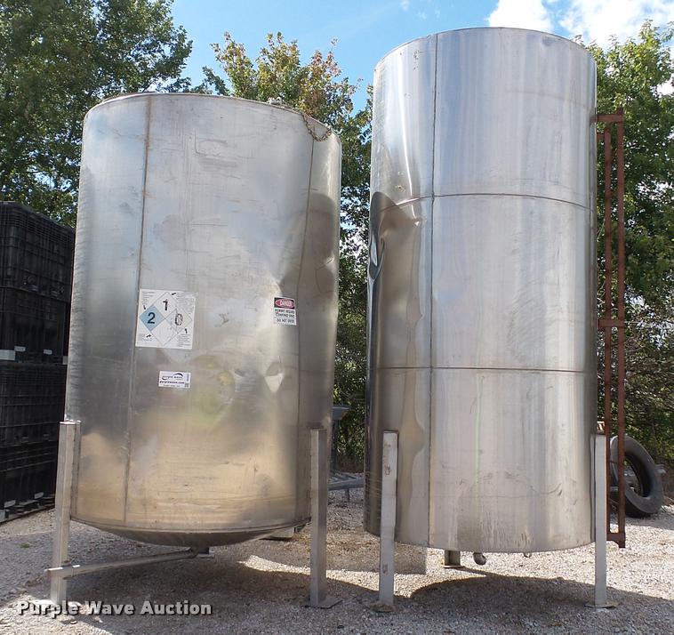 image for item DC2637 (2) stainless steel tanks