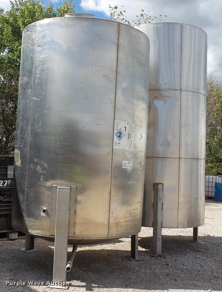 image for item DC2637 (2) stainless steel tanks
