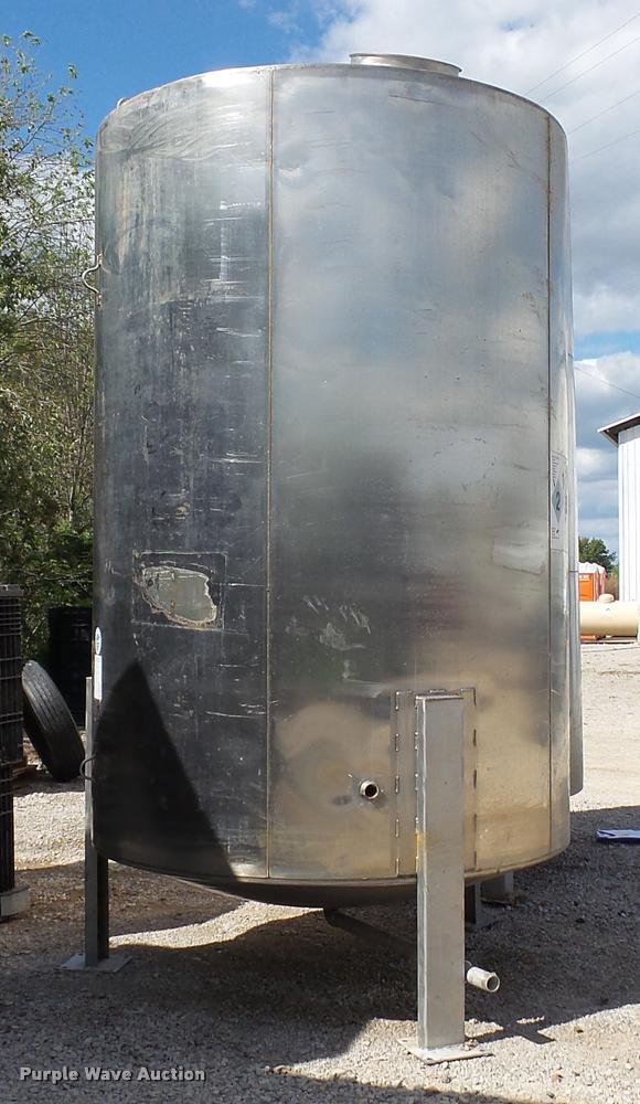 image for item DC2637 (2) stainless steel tanks