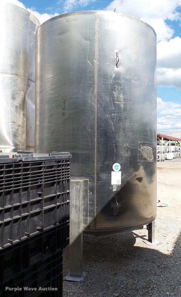 image for item DC2637 (2) stainless steel tanks