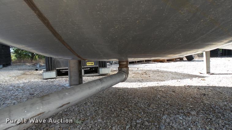 image for item DC2637 (2) stainless steel tanks