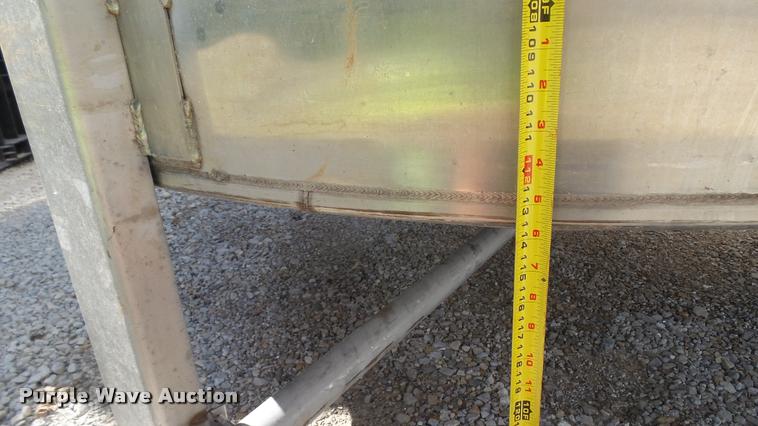 image for item DC2637 (2) stainless steel tanks