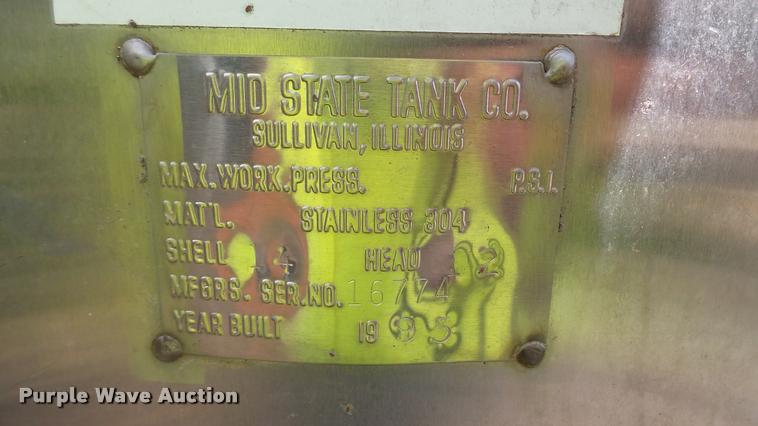 image for item DC2637 (2) stainless steel tanks