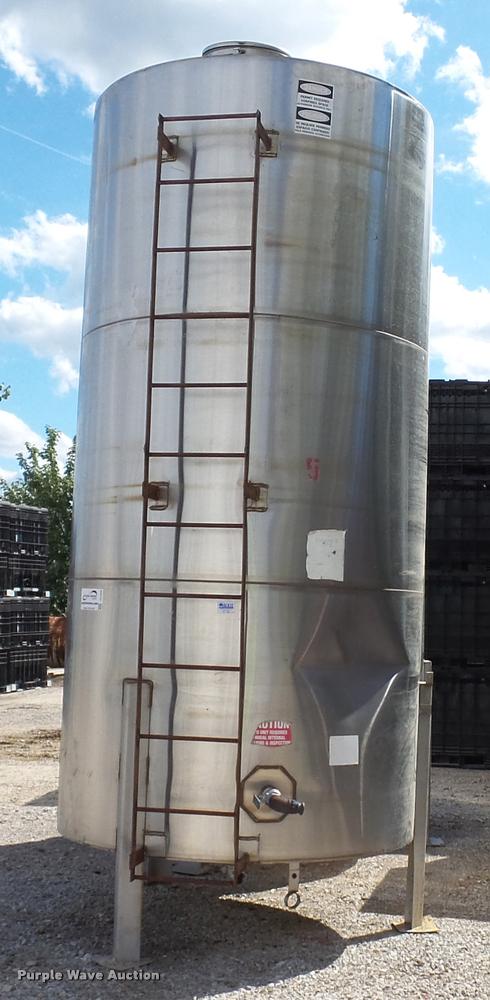 image for item DC2637 (2) stainless steel tanks