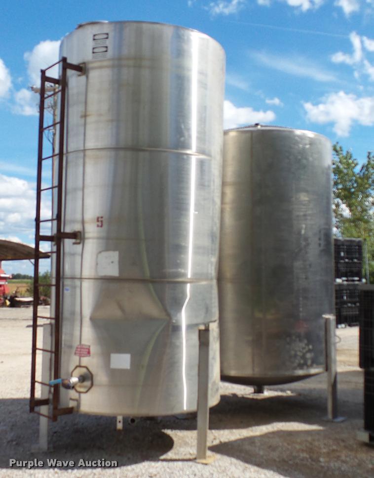 image for item DC2637 (2) stainless steel tanks