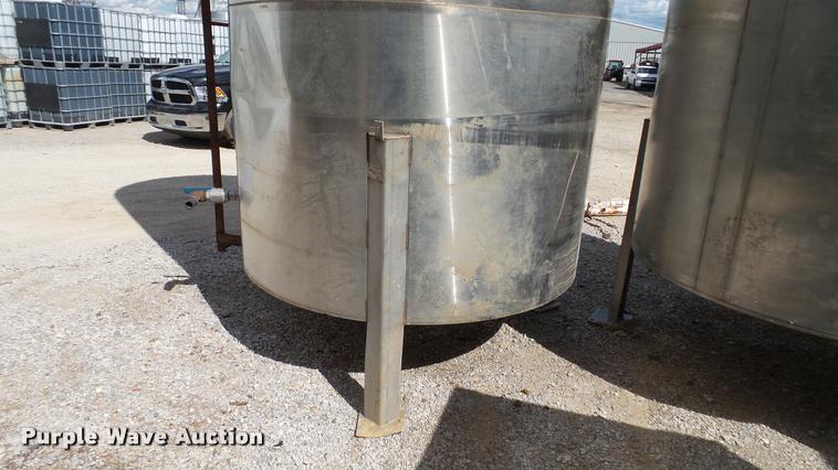 image for item DC2637 (2) stainless steel tanks