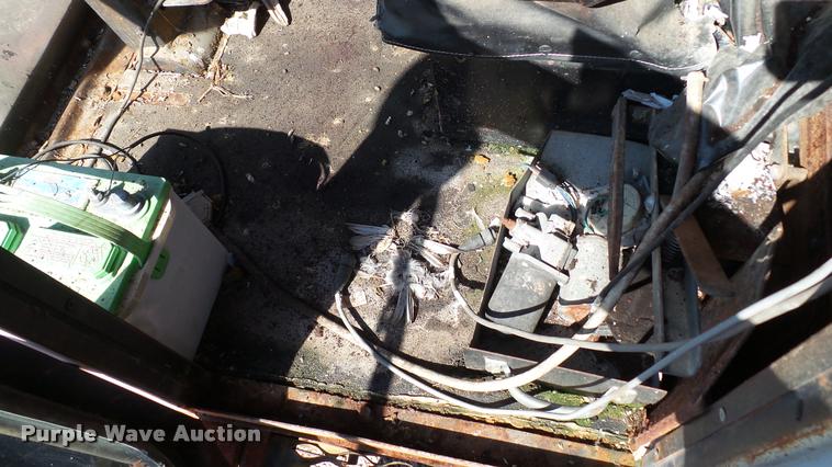 image for item DC2640 Gleaner K2 combine