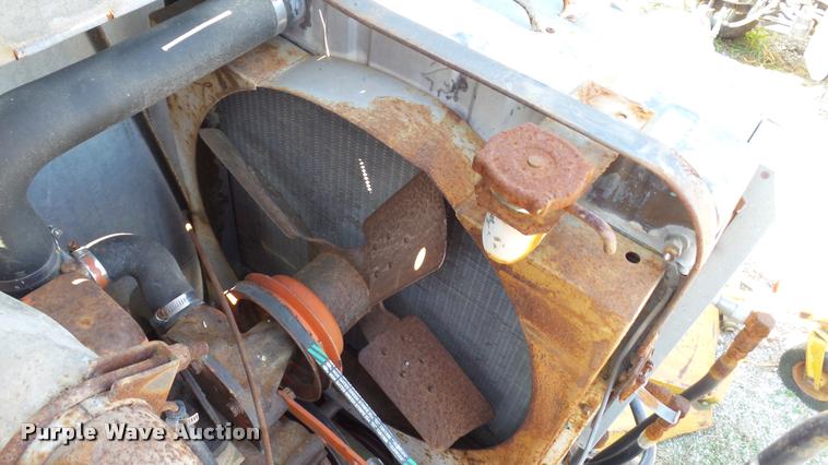 image for item DC2640 Gleaner K2 combine