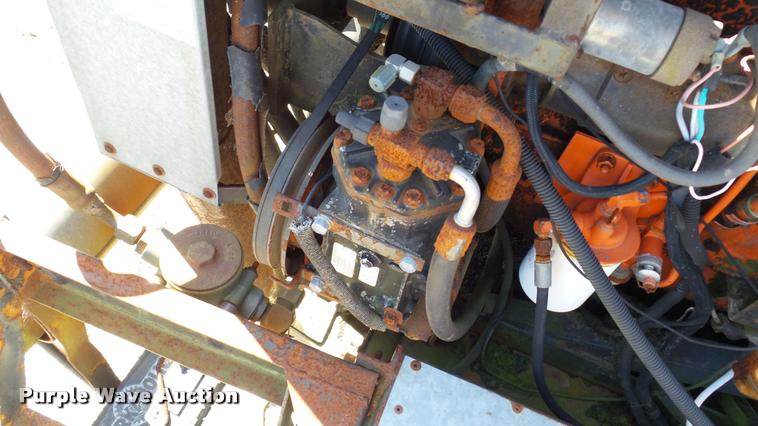 image for item DC2640 Gleaner K2 combine