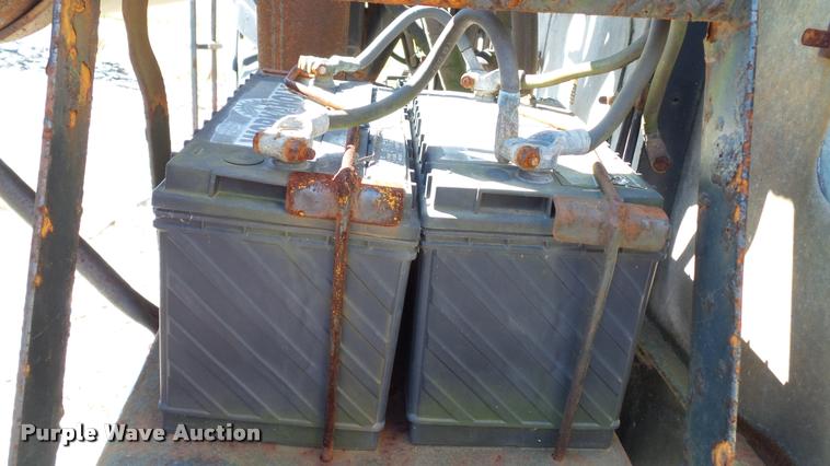 image for item DC2640 Gleaner K2 combine