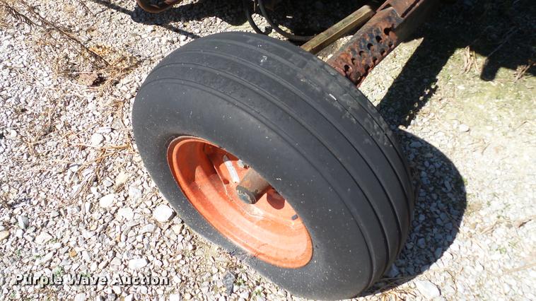 image for item DC2640 Gleaner K2 combine