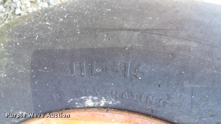 image for item DC2640 Gleaner K2 combine