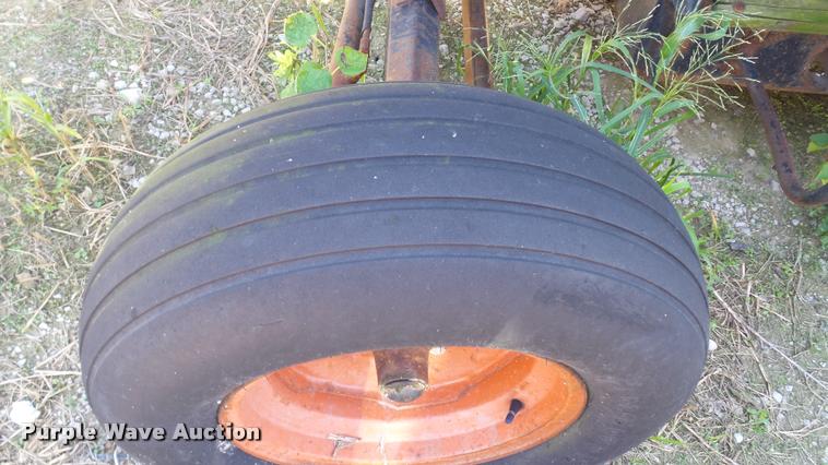 image for item DC2640 Gleaner K2 combine