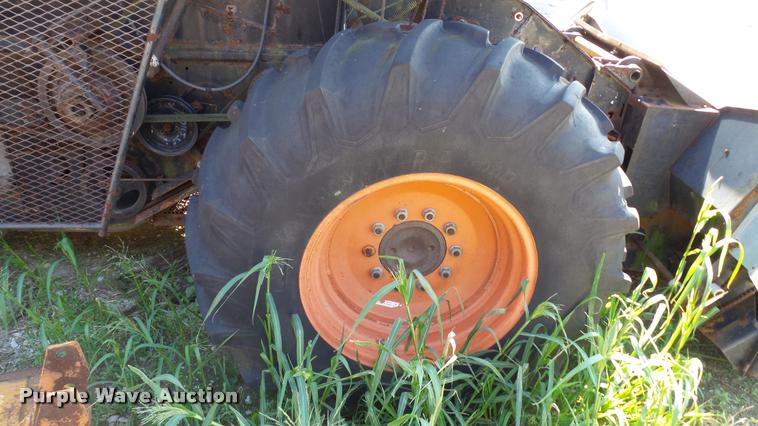 image for item DC2640 Gleaner K2 combine