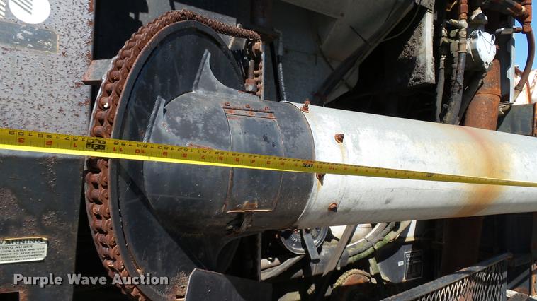 image for item DC2640 Gleaner K2 combine