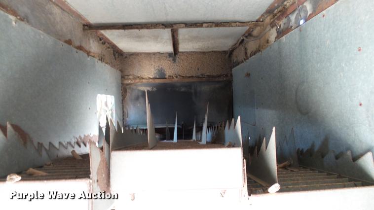 image for item DC2640 Gleaner K2 combine