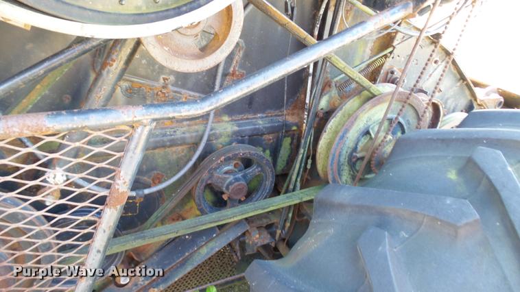 image for item DC2640 Gleaner K2 combine