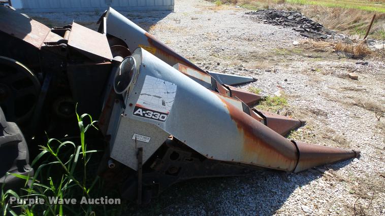 image for item DC2640 Gleaner K2 combine