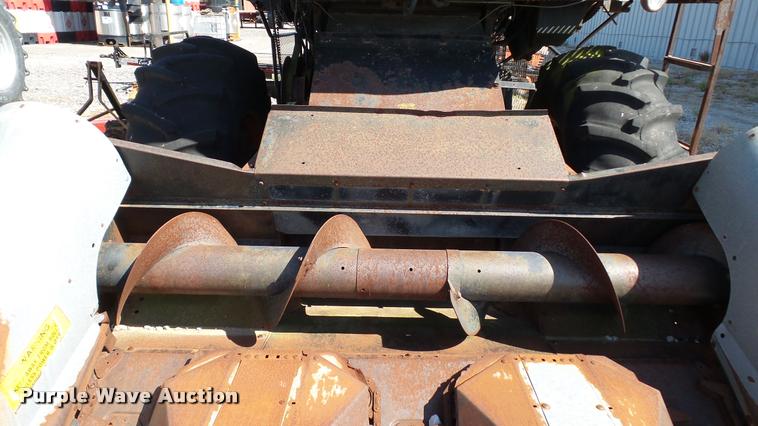 image for item DC2640 Gleaner K2 combine