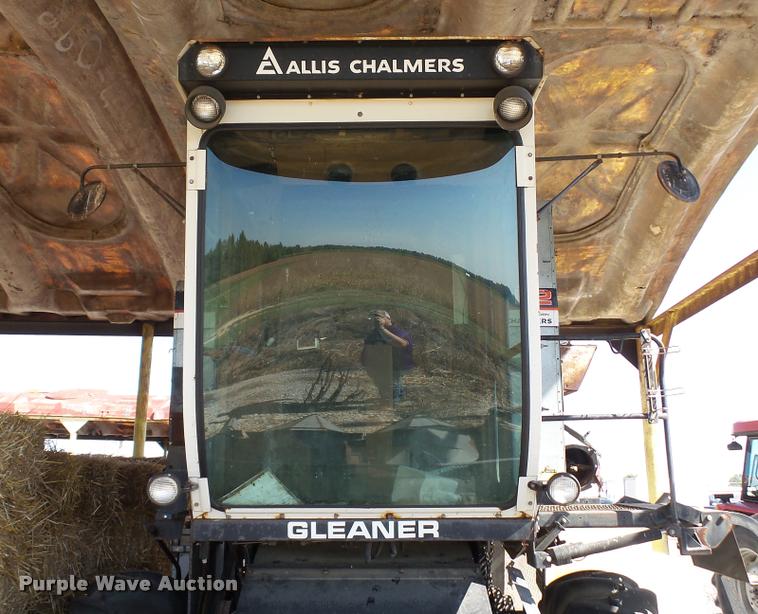 image for item DC2641 Gleaner F2 combine