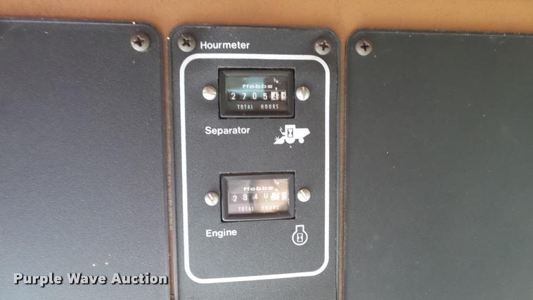 image for item DC2641 Gleaner F2 combine