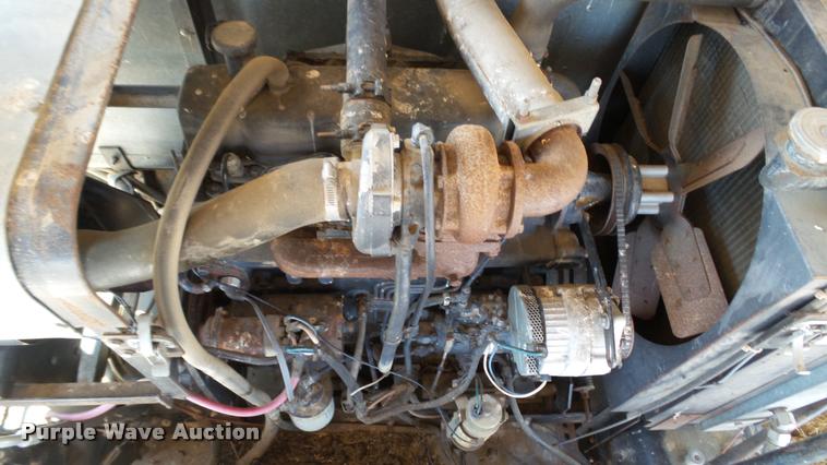 image for item DC2641 Gleaner F2 combine