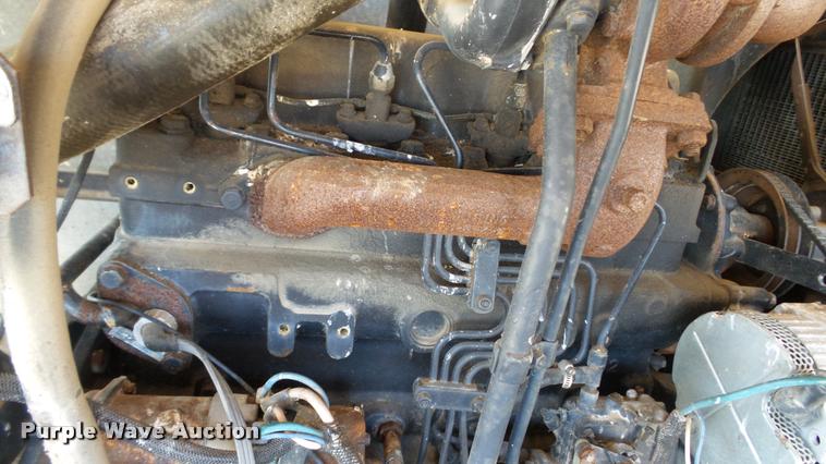 image for item DC2641 Gleaner F2 combine