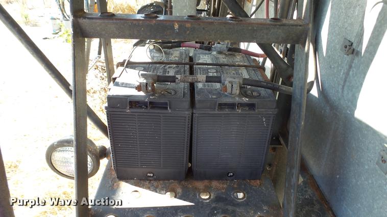 image for item DC2641 Gleaner F2 combine