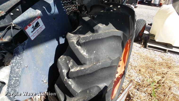 image for item DC2641 Gleaner F2 combine