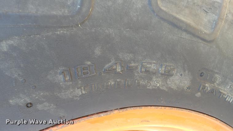 image for item DC2641 Gleaner F2 combine