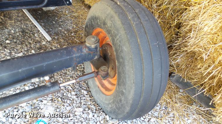 image for item DC2641 Gleaner F2 combine