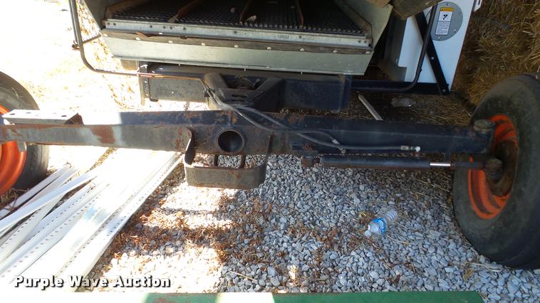 image for item DC2641 Gleaner F2 combine