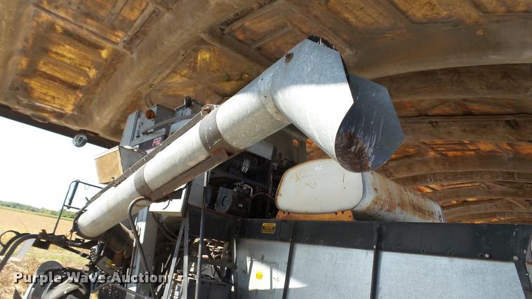 image for item DC2641 Gleaner F2 combine