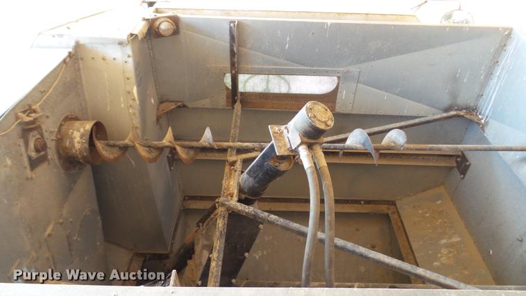 image for item DC2641 Gleaner F2 combine
