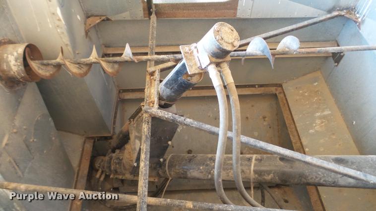 image for item DC2641 Gleaner F2 combine