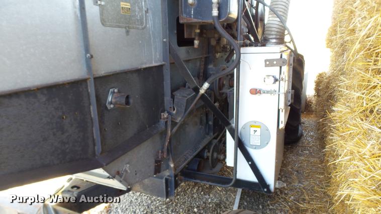image for item DC2641 Gleaner F2 combine