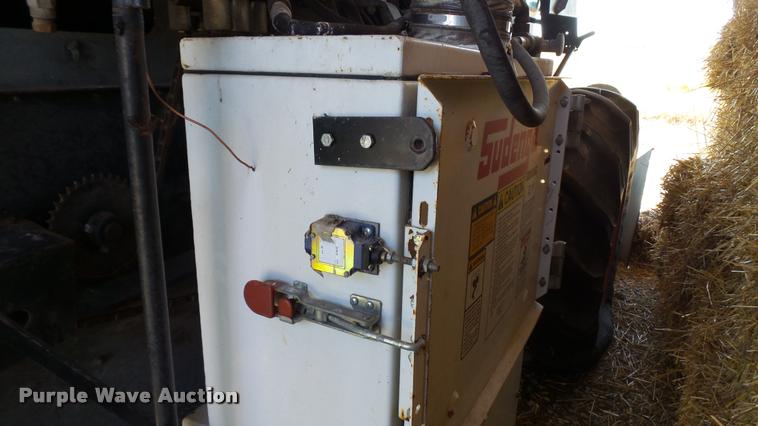 image for item DC2641 Gleaner F2 combine