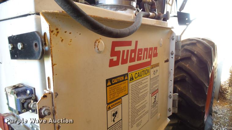 image for item DC2641 Gleaner F2 combine