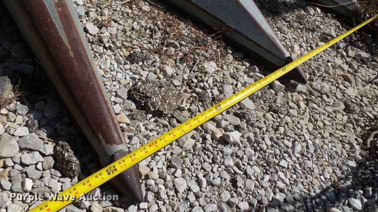 image for item DC2641 Gleaner F2 combine