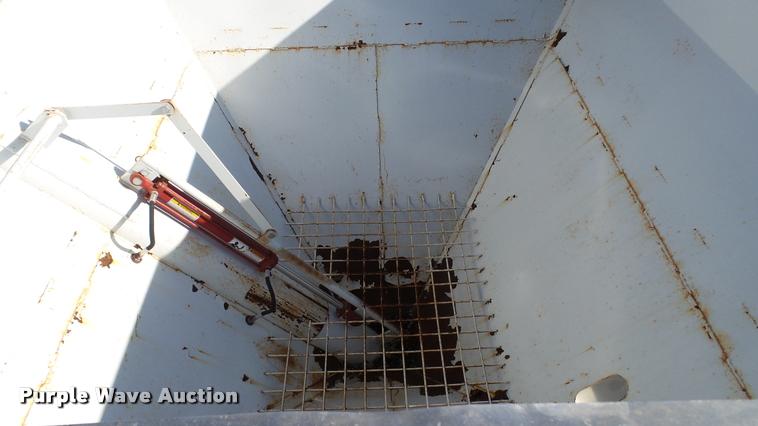 image for item DC2652 Par-Kan Grain-Weigh-150 seed tender trailer