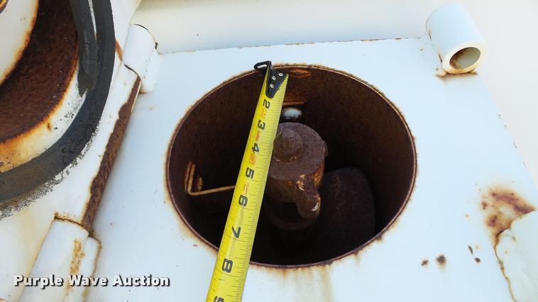 image for item DC2652 Par-Kan Grain-Weigh-150 seed tender trailer