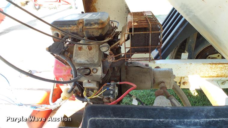 image for item DC2652 Par-Kan Grain-Weigh-150 seed tender trailer